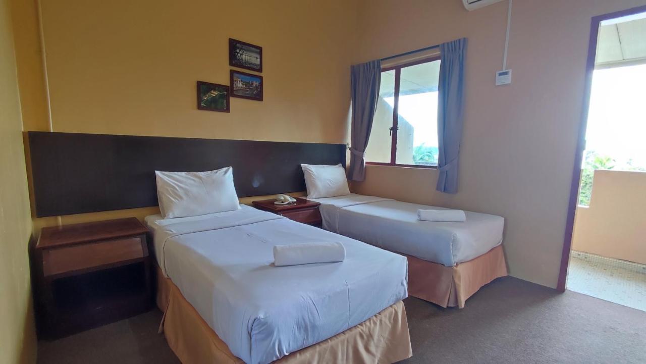 Mersing Merlin Inn Экстерьер фото