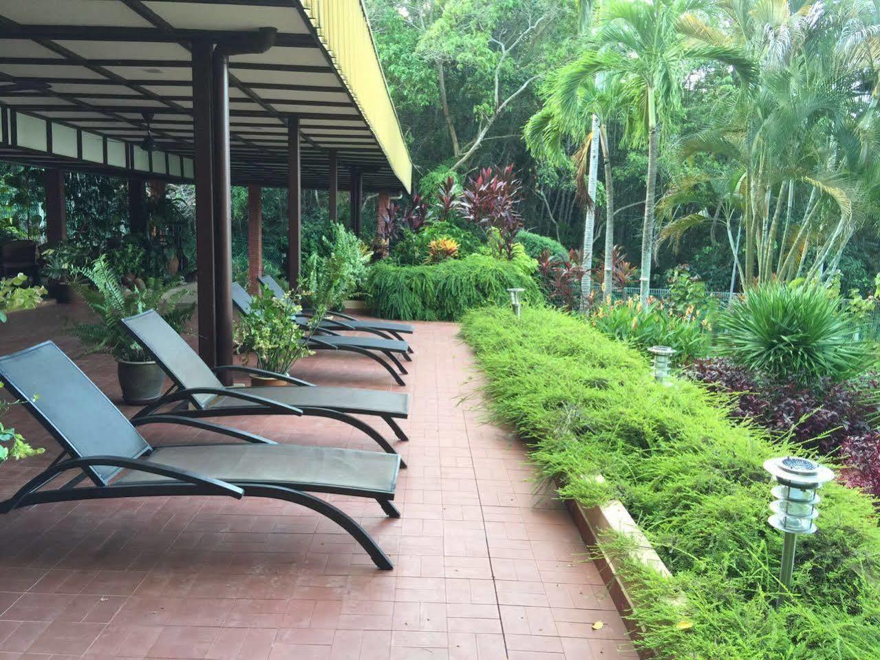 Mersing Merlin Inn Экстерьер фото