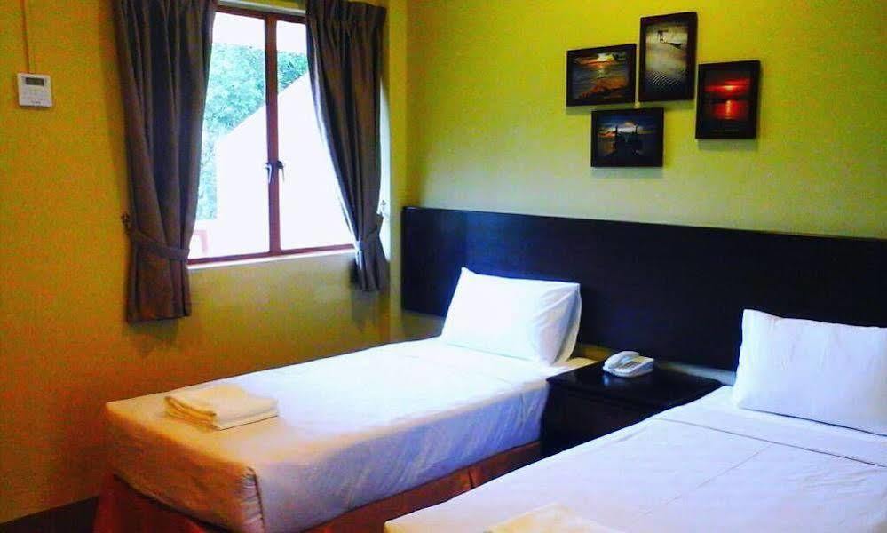 Mersing Merlin Inn Экстерьер фото
